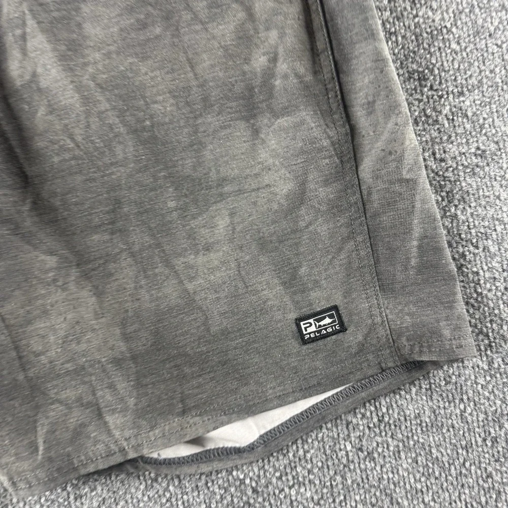 Pelagic Swim Shorts Mens 38 Gray Camo 9 Inseam Stretch Fishing Board Trunks